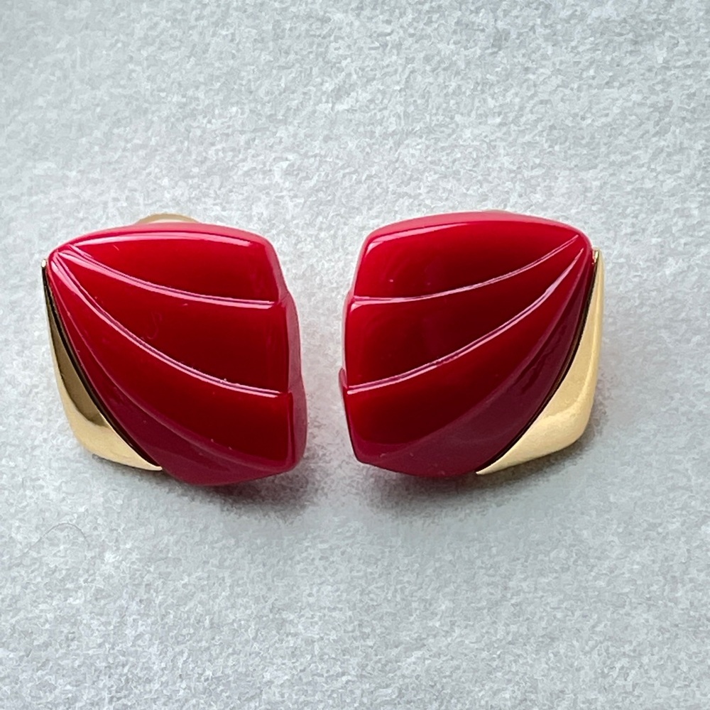 Vintage Monet Gold-Plated Red Plastic Deco Square Earrings